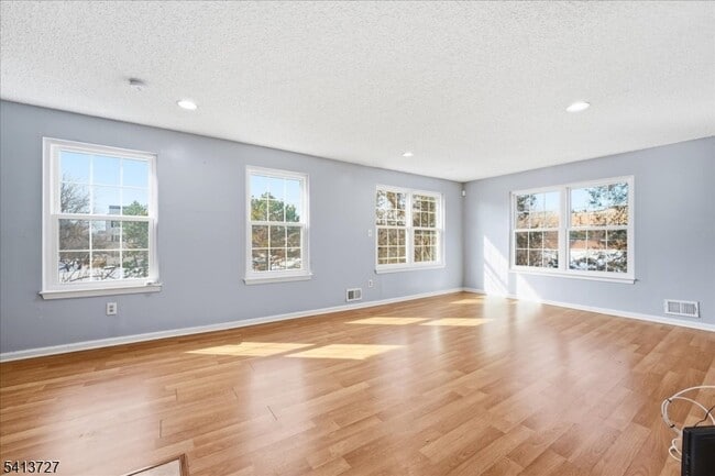 Building Photo - 47 Rutgers Dr