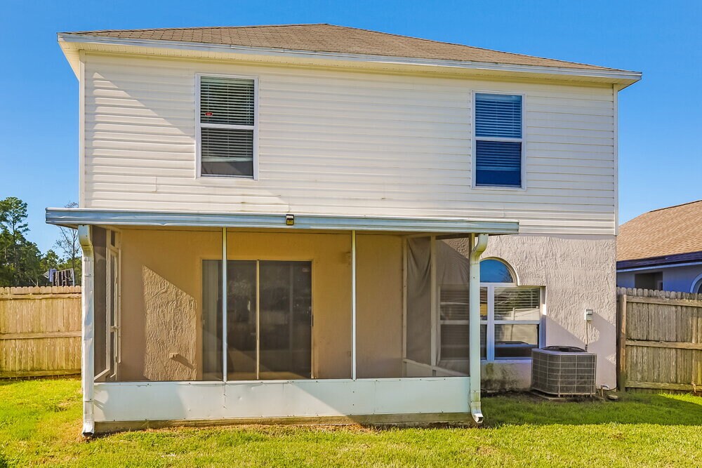 Building Photo - 5633 English Oak Dr S