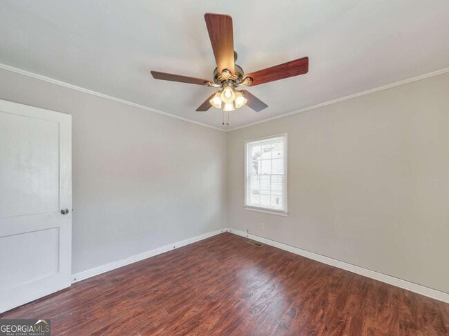 Building Photo - 652 Mozley Dr SE