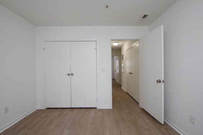 Building Photo - Two Bedroom Apartment