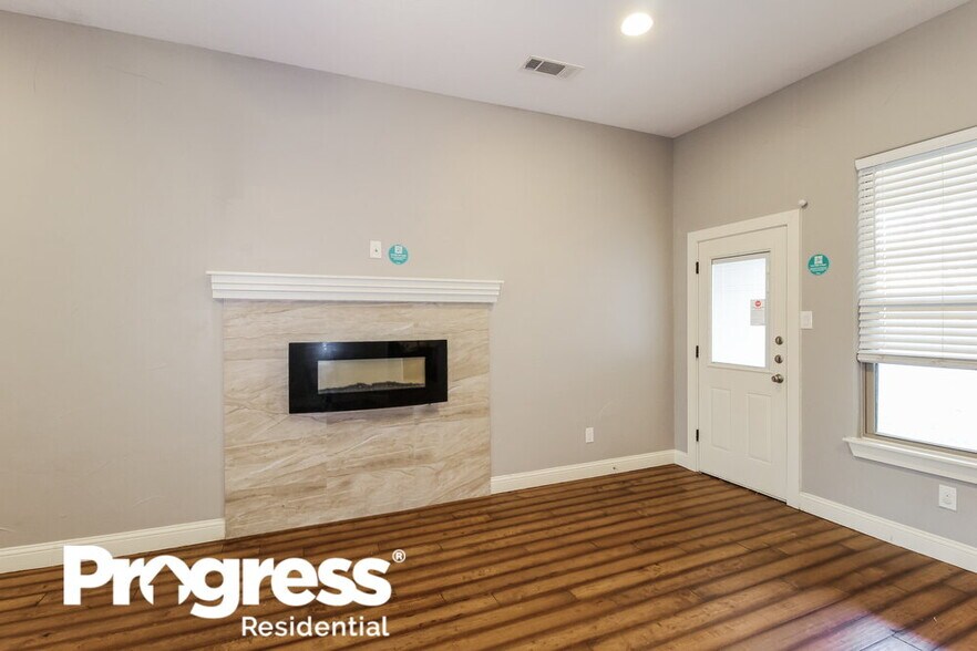 Building Photo - 1219 Saturn Dr