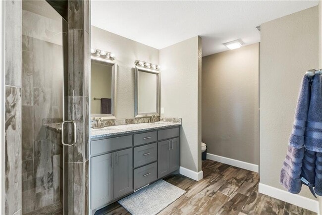 Building Photo - 5307 S Bellview Rd