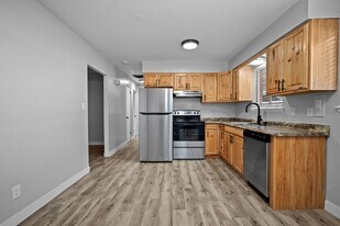 Building Photo - 1074 Cedar Way