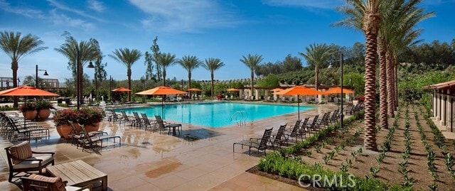 Building Photo - 8 Last Bloom