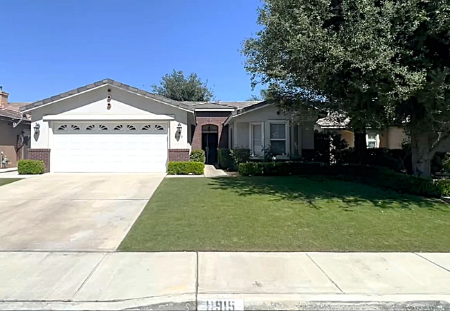 Primary Photo - 11915 Privet Pl