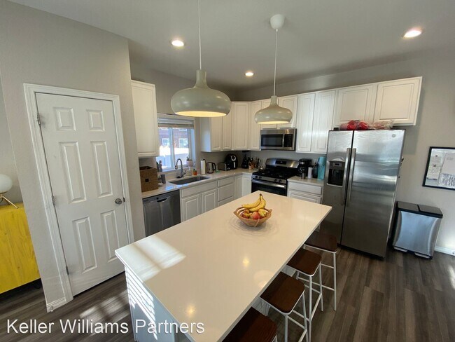 Building Photo - 4 br, 3 bath House - 4186 Orchid St