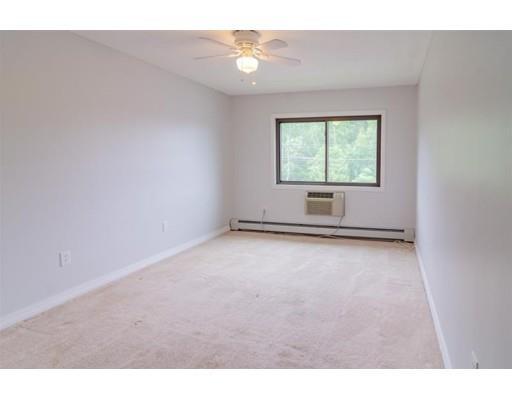 Building Photo - 13 Strawberry Bank Rd