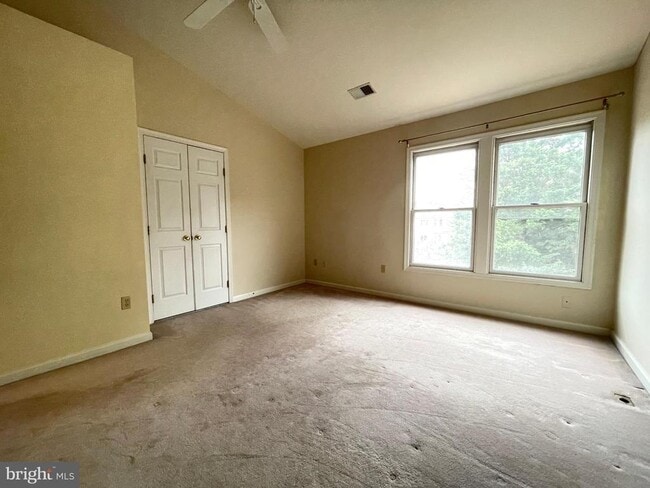 Building Photo - 10136 Treble Ct