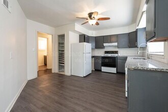 Building Photo - 1700 N Harvard Ave