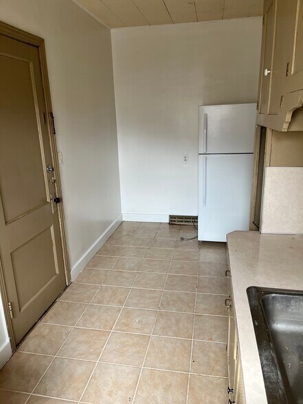 Building Photo - 218 Hammond Ave