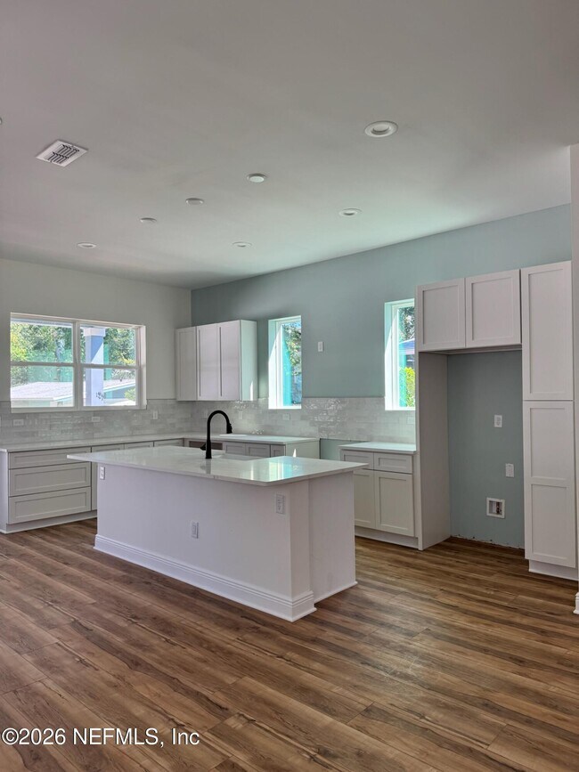 Building Photo - 2841 Post St