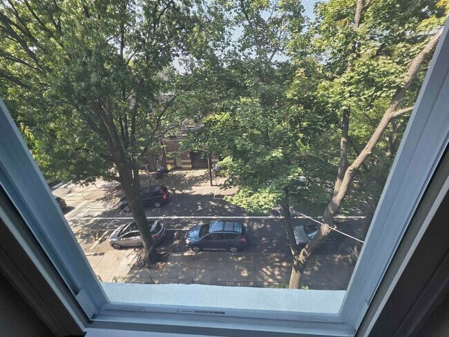 Building Photo - 207 Garden St