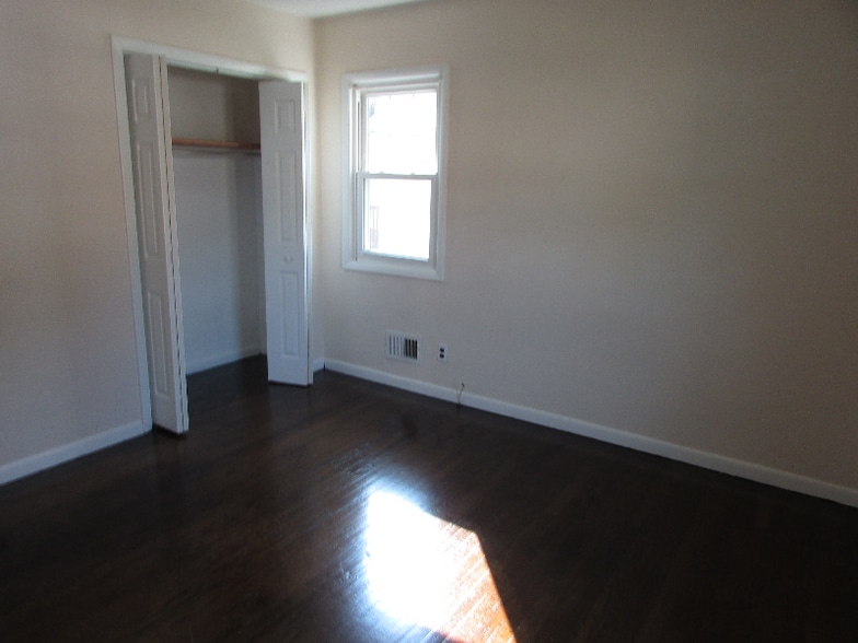 Building Photo - 1159 Romano Ave