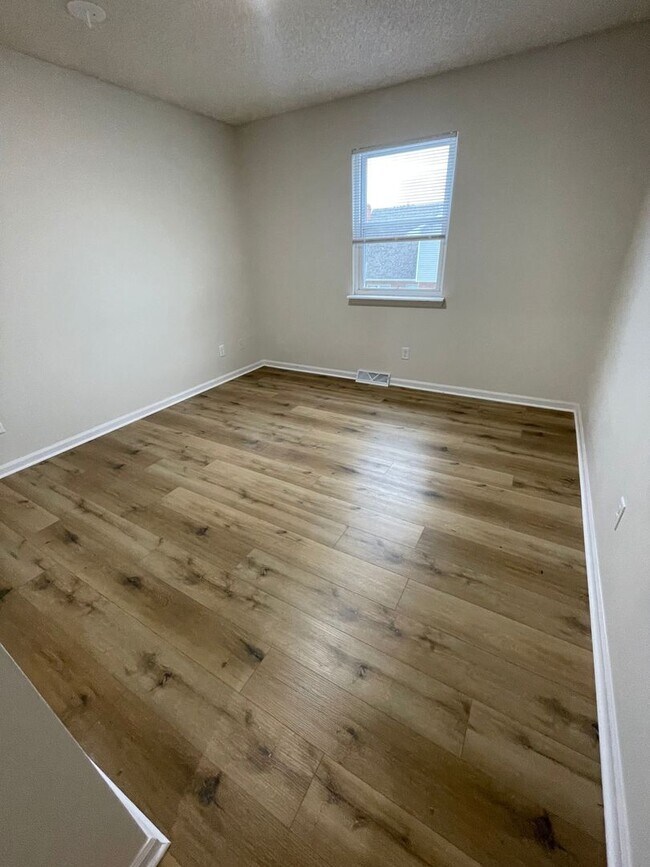 Building Photo - 3616-3618 Hermitage Rd.