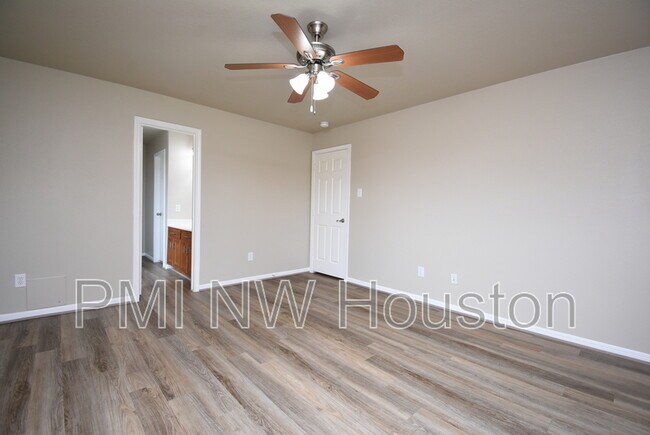 Building Photo - 26306 Hartwill Dr