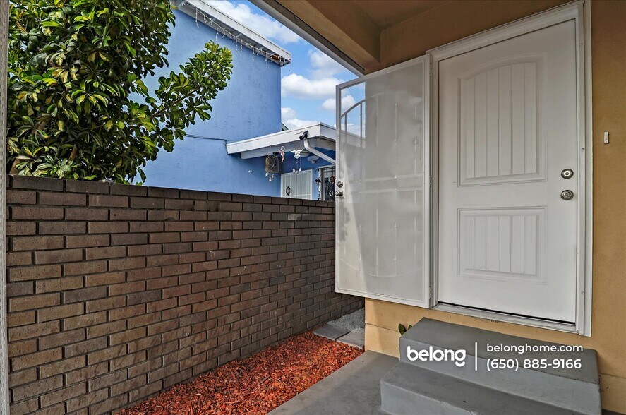 Building Photo - 683 Harbour Way