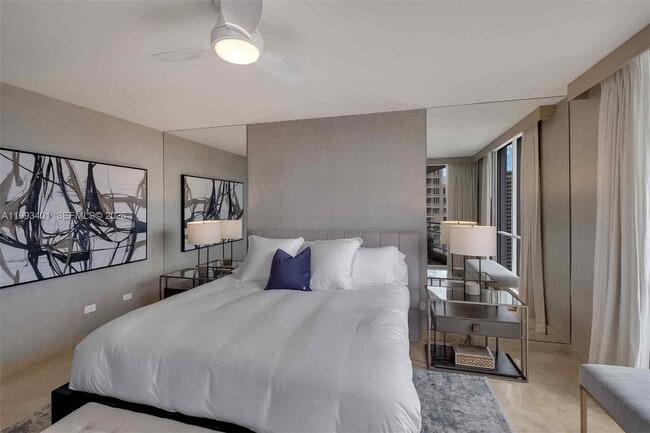 Building Photo - 848 Brickell Key Dr