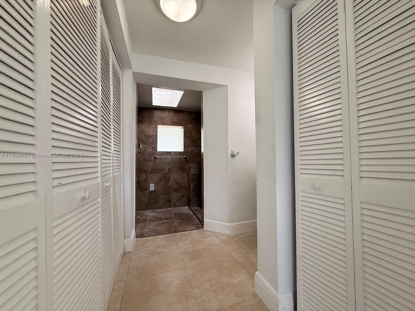 Building Photo - 9 Miami Gardens Rd