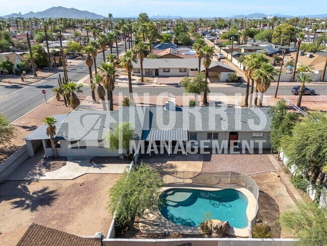 Building Photo - Amazing Home with a Pool and NO HOA