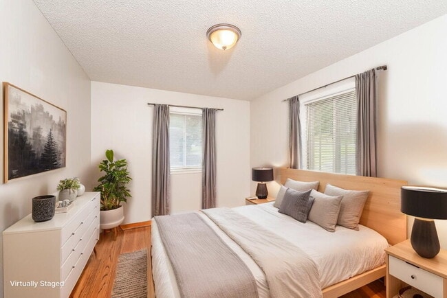 Building Photo - 1124 Little John Ln