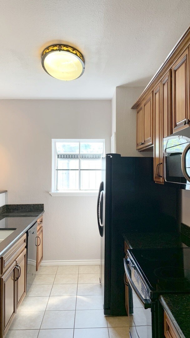 Building Photo - 538 Wilcrest Dr