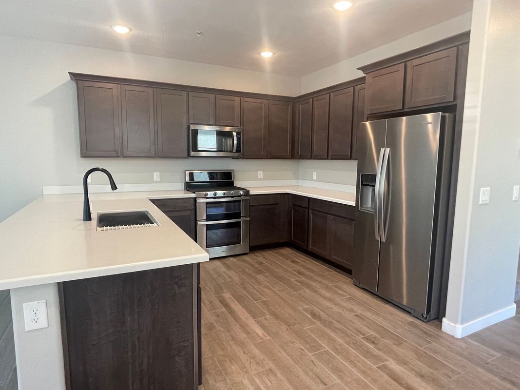 Building Photo - 20880 W Thomas Rd