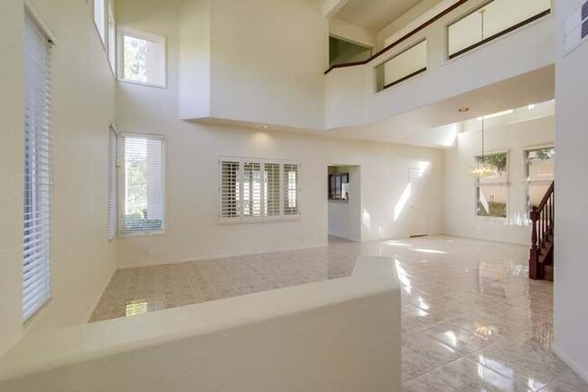 Building Photo - 1/2 Off 1st Month's Rent!  Beautiful 3 Bed...