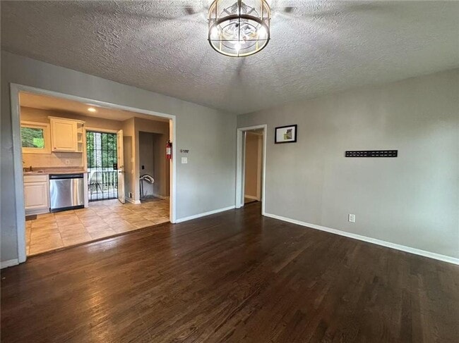 Building Photo - 4360 Glenwood Pkwy