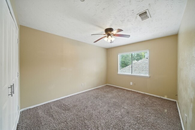 Building Photo - 5203 E Pagewick Dr