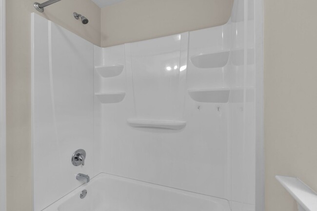 Building Photo - Modern 3-Bed Townhome on Quiet Cul-de-Sac ...