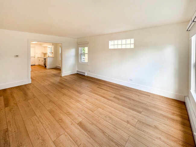 Building Photo - 332 N Smith St