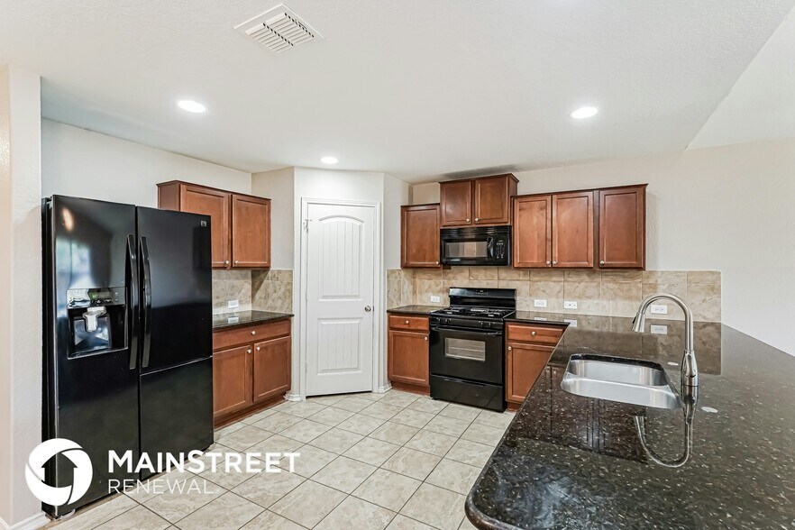 Building Photo - 419 Eastern Phoebe