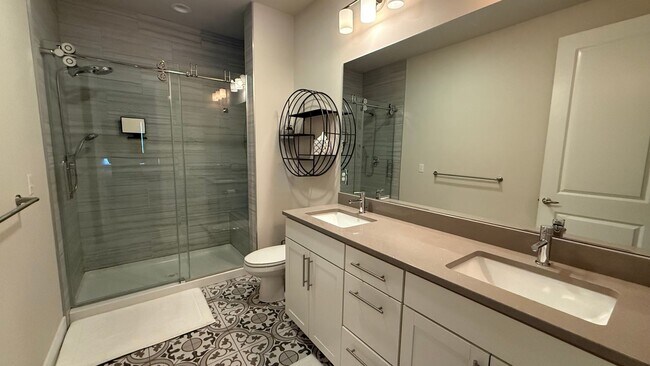 Building Photo - Furnished Ranch Style Condo W/Garage off Sand Lake/Kincaid. Must see. Available NOW!