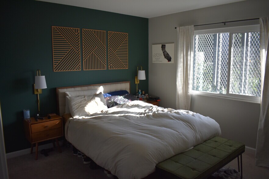 Building Photo - 6671 Jackson Dr