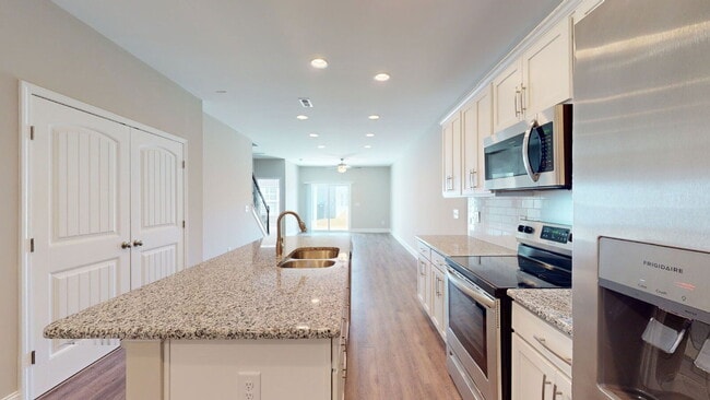 Building Photo - 2633 Sailor Rose Ln