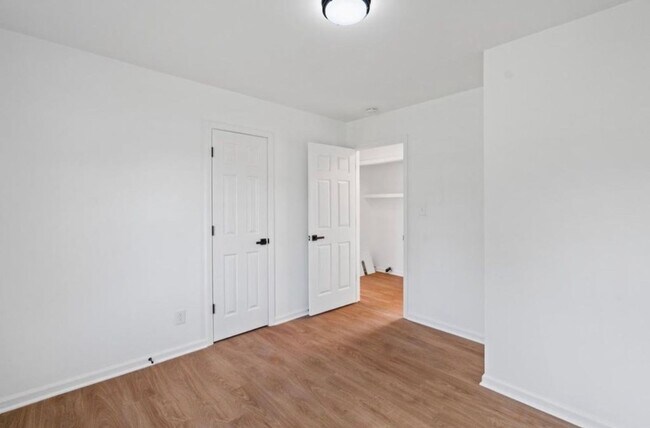 Building Photo - Well maintained 3 bedroom home!