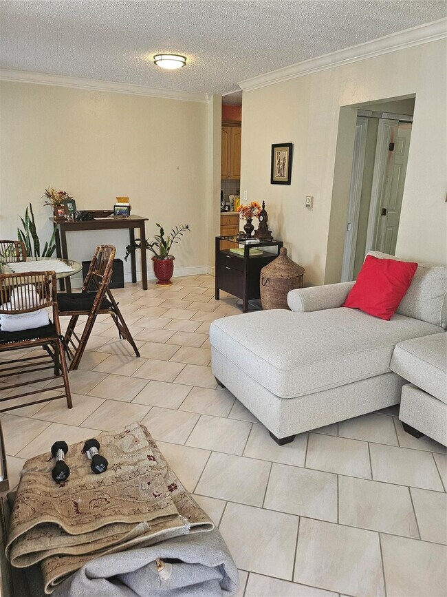 Building Photo - 1045 Th St