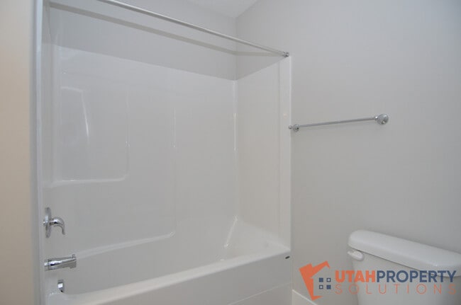 Building Photo - 13012 S Oberon Ln