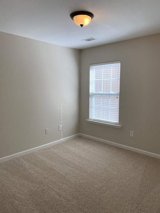 Building Photo - 946 Old Forester Ln