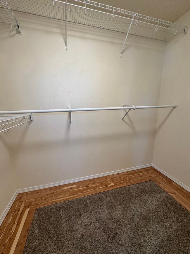 Building Photo - Stunning 2-Story 4 Bedroom Home With Finished Walk-Out Basement and Bonus Room