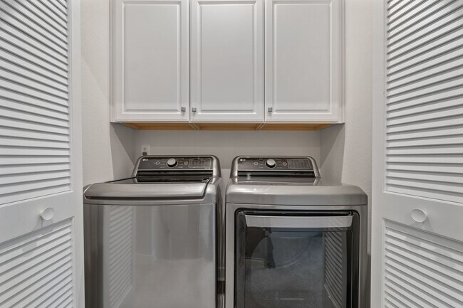 Building Photo - 2694A Azalea Garden Road