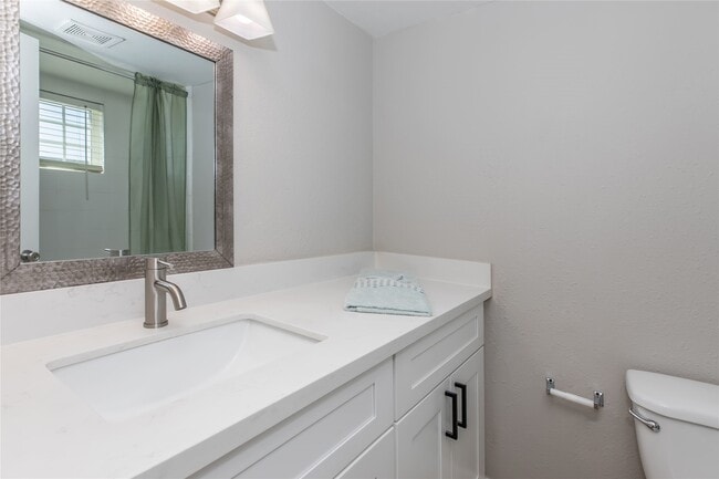 Building Photo - 1515 Campbell Rd