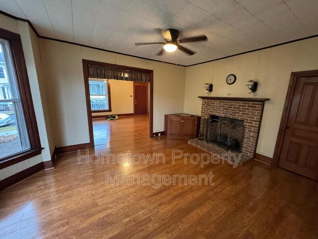 Building Photo - 430 Market St