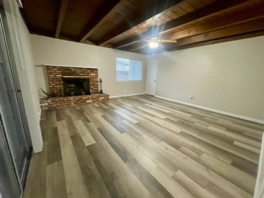 Building Photo - Spacious 4 bed, 3 bath Home featuring TWO ...