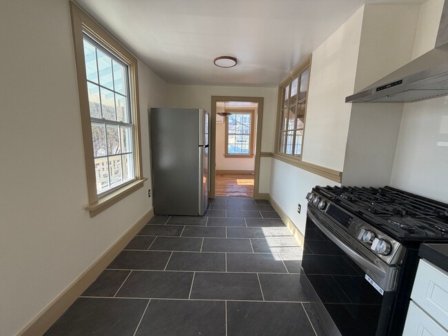 Building Photo - Alesia, LLC