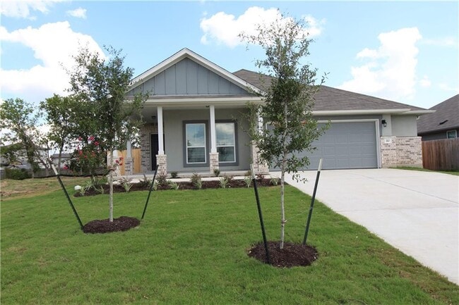Primary Photo - 307 Silver Glen Dr