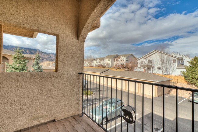 Building Photo - 2 bedroom Townhome near Bear Creek Park