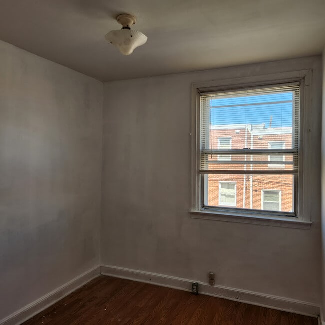 Building Photo - 1215 Passmore St