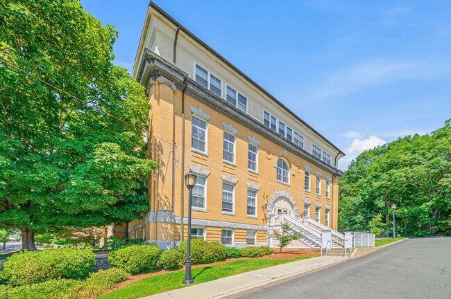 Building Photo - 145 Glenwood St