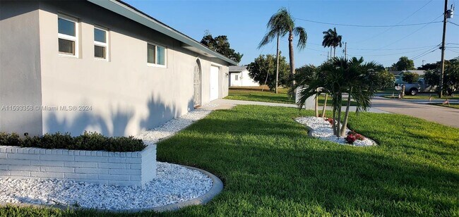 Building Photo - 5121 Glade Ct